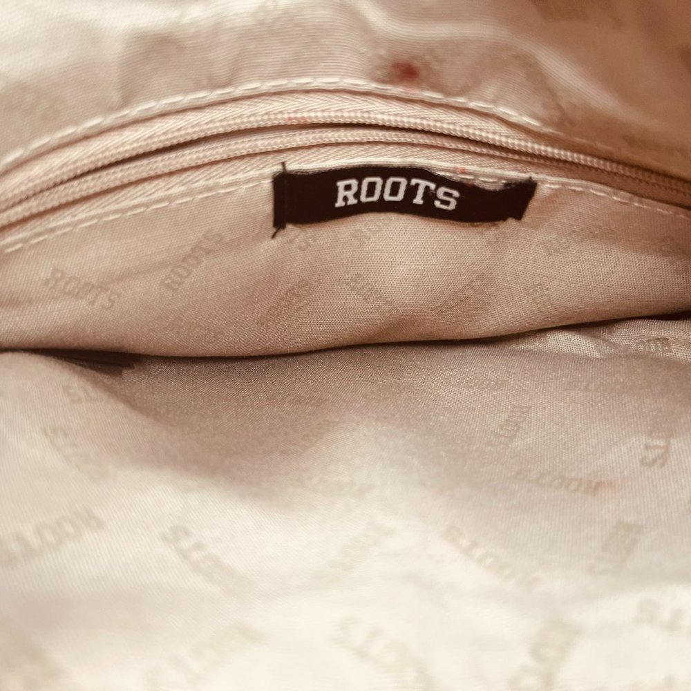 Vintage Roots Leather Crossbody Bag – 1990s - Picture 7 of 10